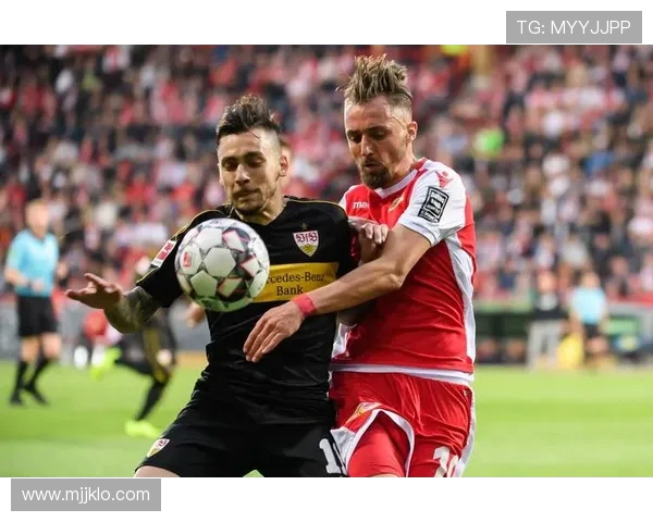 足球运动员的进攻技能与防守意识