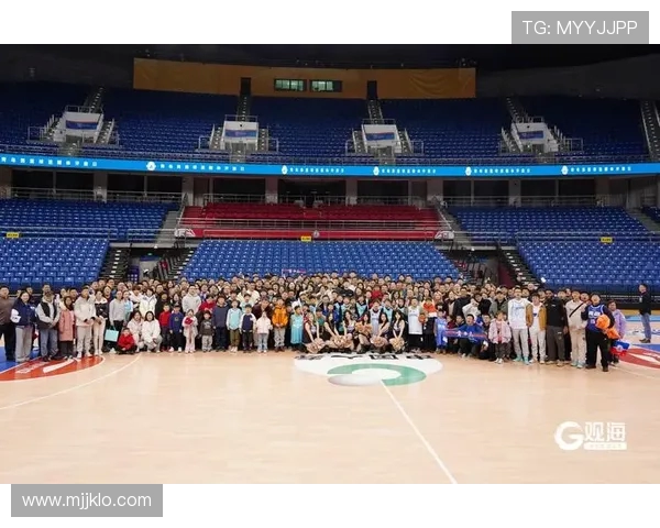 青岛国信海天男篮跨界足球训练提升体能与战术配合的实践与分析