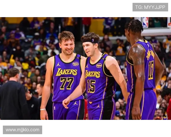 东契奇与里夫斯同场助湖人赢球保障战绩15胜5负反之仅19胜16负 东契奇与里夫斯同场助湖人赢球保障战绩15胜5负反之仅19胜16负